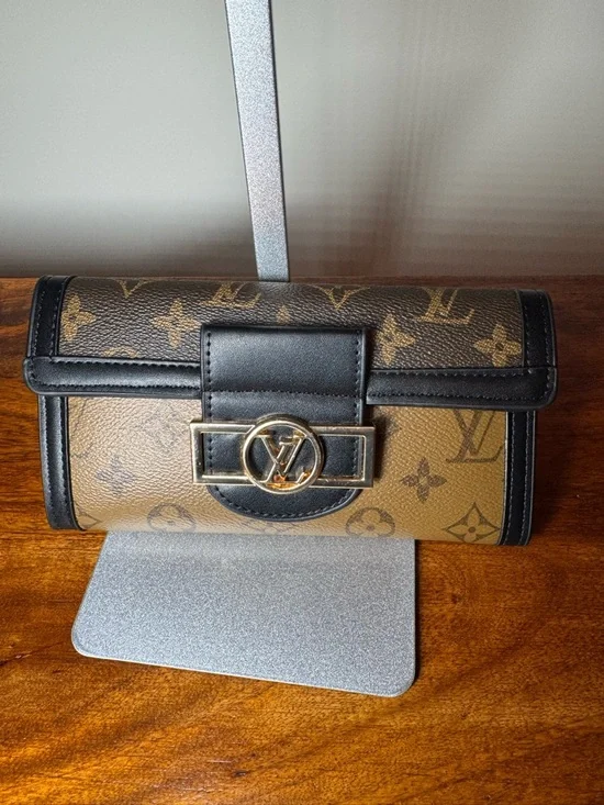 Wallet - Picture 1 of 3